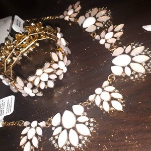 Hi I have ALDO JEWELLERY INSTALLED TEXT ME